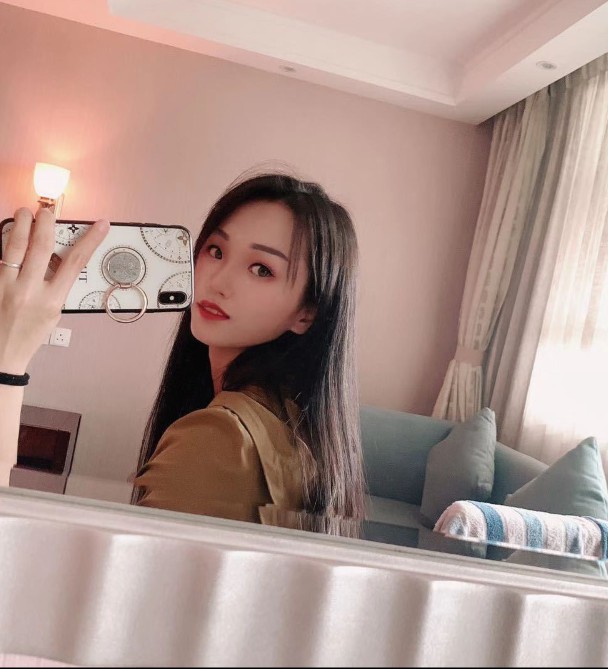 QT小高端，极品尤物身材棒，本人兼职没有中介费